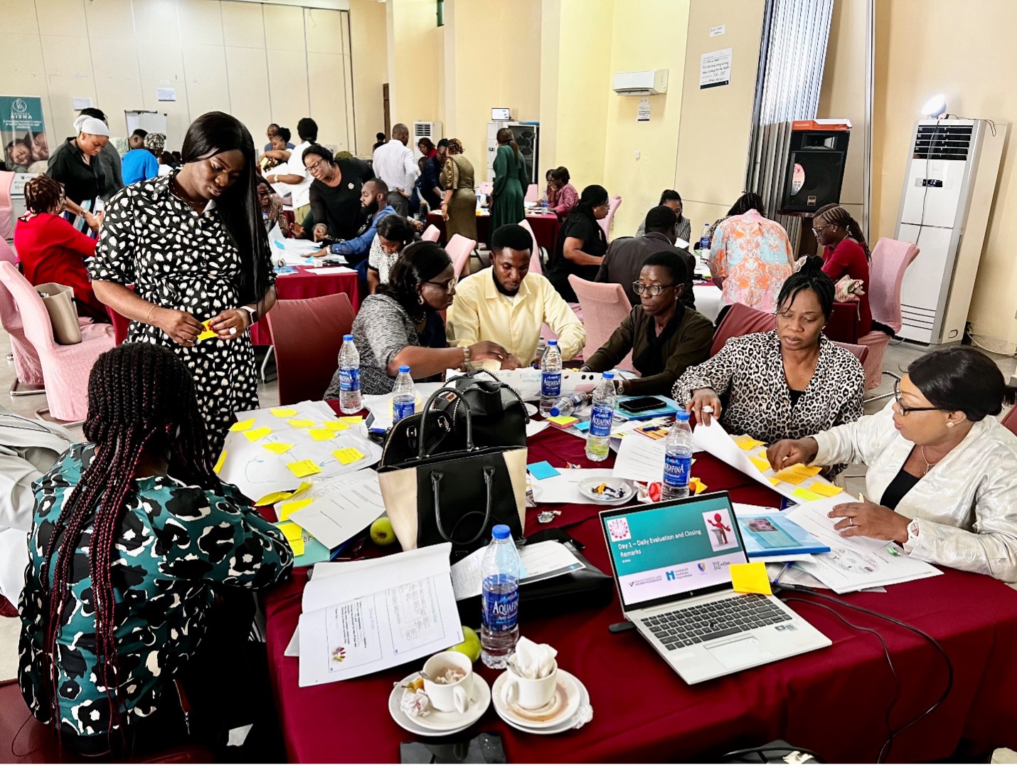 L'IHI, le HSDF et les mentors en amélioration de la qualité de l'État de Lagos animent conjointement l'édition inaugurale de la session d'apprentissage collaboratif sur l'amélioration de la qualité de la santé maternelle dans le cadre du projet Aisha￼.